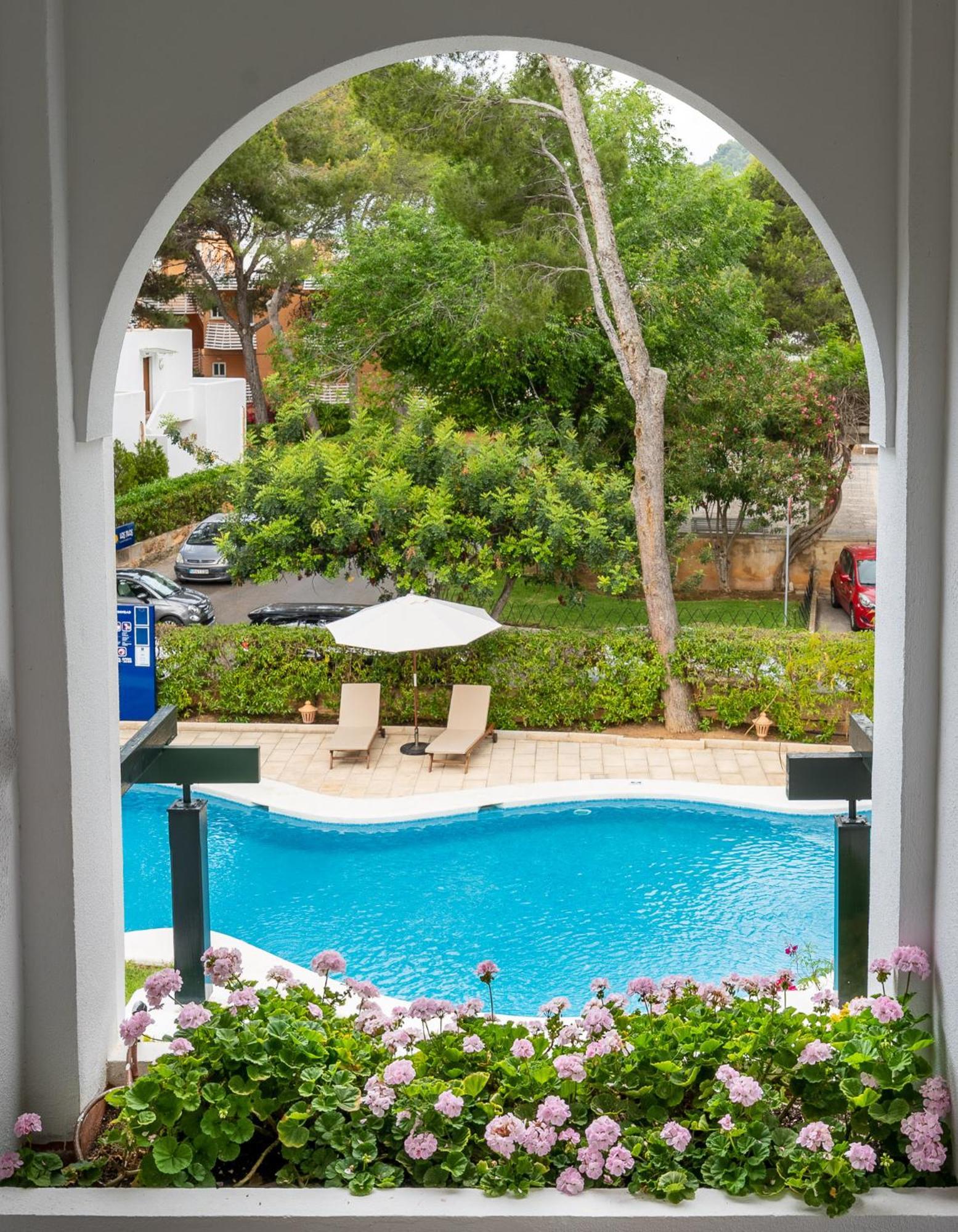 Apartamentos Los Tilos Peguera Exterior photo